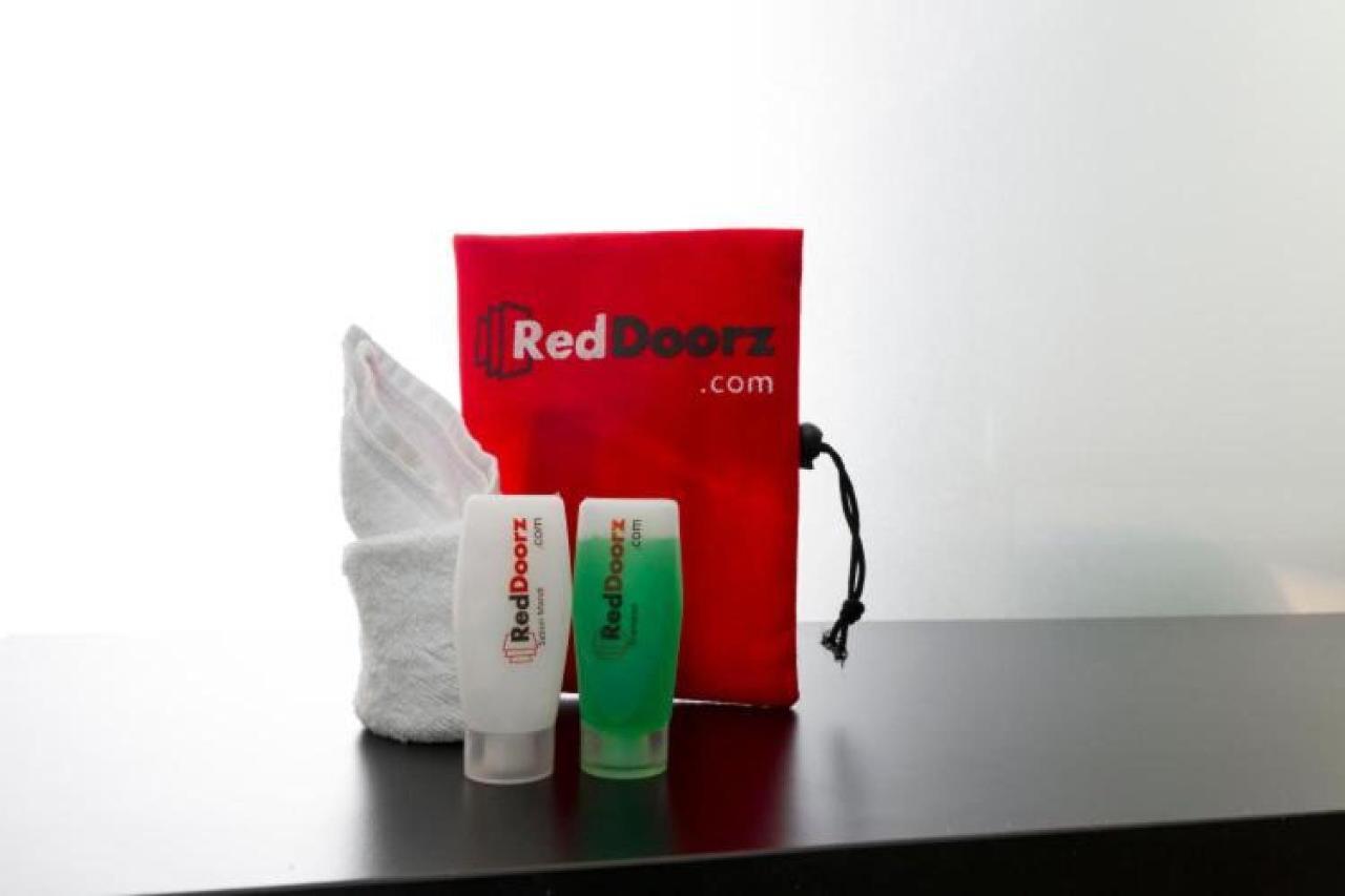 Reddoorz Plus Near Mall Ciputra Jakarta Ngoại thất bức ảnh